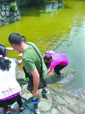 2025新澳门历史开奖查询和2初中生救落水儿童与初中生救落水老人