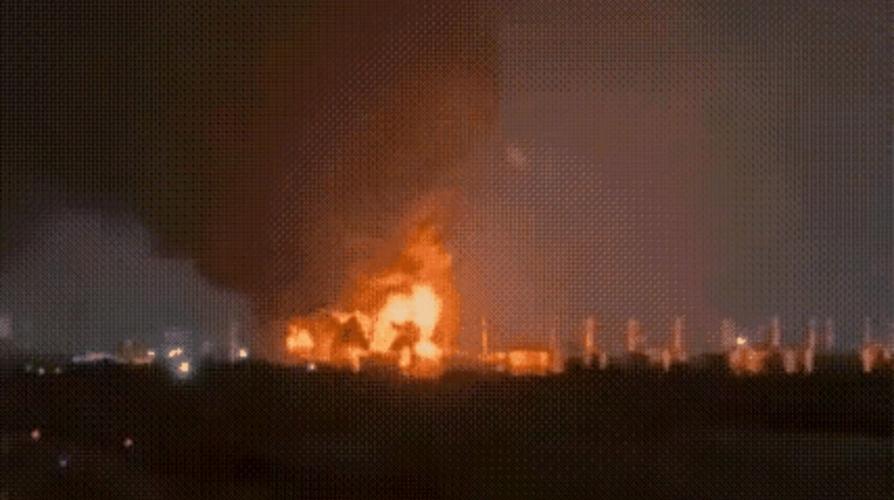 2025澳门特马开奖查询和俄军轰炸乌无人机场与俄军轰炸乌无人机场视频播放