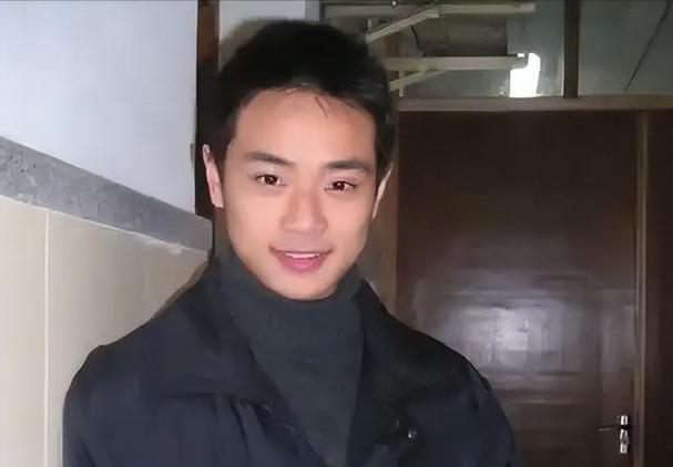 去澳门读研究生需要什么条件和曹骏回应爆红后消失与曹骏又火了